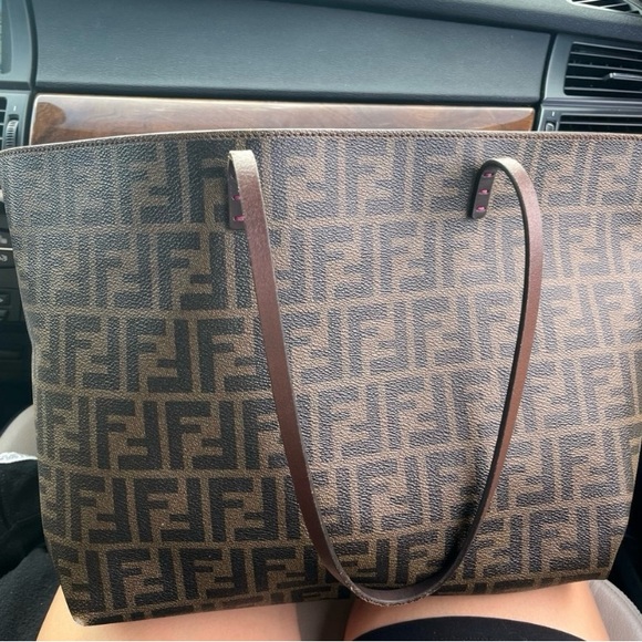 Fendi Handbags - Authentic vintage Fendi tote